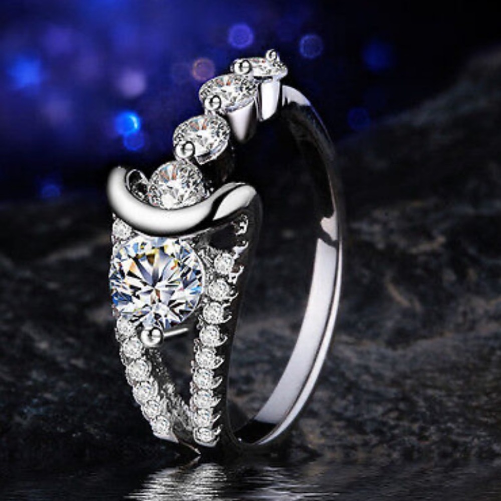 NWT 925 STERLING SILVER UNIQUE RING